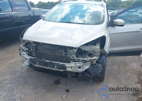 2017 Ford Escape Titanium из США, поврежденный, VIN 1FMCU9JD2HUB42048